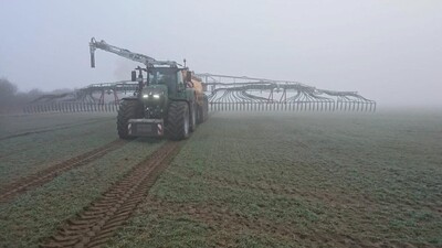 Wirtschaftsdüngerausbringung im Frühjahr - © Christine Lentz Wirtschaftsdüngerausbringung im Frühjahr