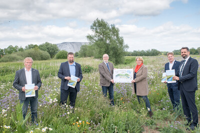 Unterzeichnung der Vereinbarung Der Niedersächsische Weg – Maßnahmenpaket für Natur-, Arten- und Gewässerschutz am 25.05.2020 in Wunstorf.