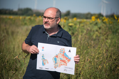 Vorstellung einer Fläche speziell für den Rebhuhnschutz nahe des Wolfenbütteler Ortsteils Leinde. Derartige Projekte werden im Zuge des Natur- und Artenschutzbündnisses „Der Niedersächsische Weg“ vermehrt umgesetzt.