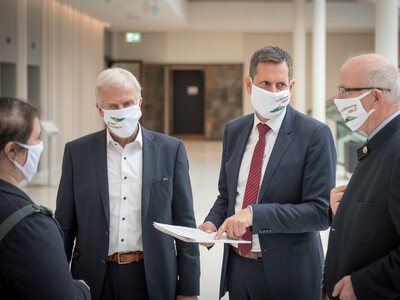 Pressekonferenz der Allianzpartner der Vereinbarung Der Niedersächsische Weg in Hannover: Am 29.10.2020 wurden die ausgehandelten Eckpfeiler für mehr Natur- und Artenschutz vorgestellt und diese erneut mit einer Unterschrift bekräftigt.