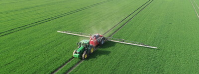 - © Helmut Maasberg Feldspritze