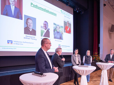 Podiumsdiskussion während des 22. Unternehmertags am 29.10.2024 in Cloppenburg