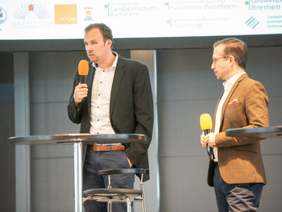 Hermann Hofschulte (AG Agrar Volks- und Raiffeisenbanken Weser-Ems) und Christian Pohl (Rentenbank) beim Sponsorentalk