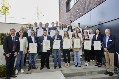 Festakt zur Ehrung der Jahrgangsbesten in der Aus- und Fortbildung am 16.04.2025 in Hannover-Ahlem.Festakt zur Ehrung der Jahrgangsbesten in der Aus- und Fortbildung am 16.04.2025 in Hannover-Ahlem. - © Henning Stauch /media/media/0FF464DD-A4A9-5DF7-DF960E4CC2F6DF6E.jpg