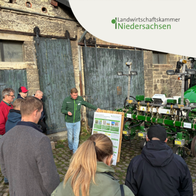 Besucher aus Polen informieren sich über digitale Technik - © Jobst Gödeke Besuch im PL