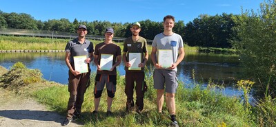 erfolgreiche Prüflinge Fischwirt - von links - Jens Kullmann, Connor Schaefer, Dennis Heinrich, Niels von Brevern