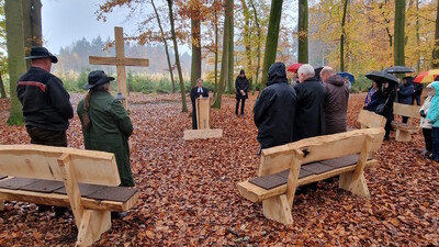 Feierliche Eröffnung des RuheForst Hellwege (Samtgemeine Sottrum/ Kreis Rotenburg) am 13.11.2024 mit Pastorin Hilke Bauermeister.