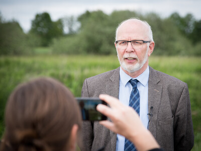 Unterzeichnung der Vereinbarung Der Niedersächsische Weg – Maßnahmenpaket für Natur-, Arten- und Gewässerschutz am 25.05.2020 in Wunstorf.