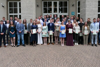 Absolventen und Absolventinnen der Bezirksstelle Braunschweig