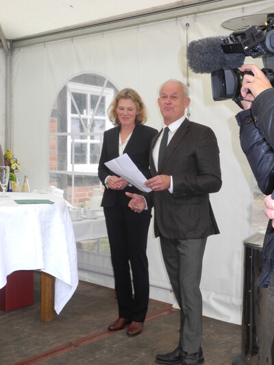 Gernot und Margarete Lingens begrüßen die Gäste
