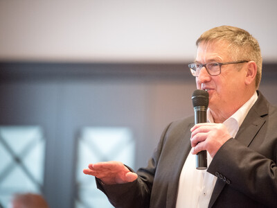 Abschiedsfeier für Dr. Günter Kuhnt, Leiter der Bezirksstelle Oldenburg-Süd. - © Wolfgang Ehrecke Abschiedsfeier für Dr. Günter Kuhnt, Leiter der Bezirksstelle Oldenburg-Süd.