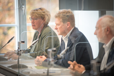 Pressekonferenz der Allianzpartner der Vereinbarung Der Niedersächsische Weg in Hannover: Am 29.10.2020 wurden die ausgehandelten Eckpfeiler für mehr Natur- und Artenschutz vorgestellt und diese erneut mit einer Unterschrift bekräftigt.