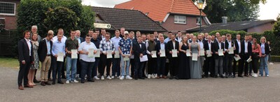 Absolventen Fachkraft Agrarservice 2025 - © Jens Martens Absolventen Fachkraft Agrarservice 2025