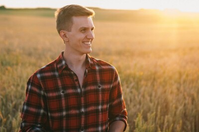 junger Landwirt - © Olya Kobruseva / pexels.com junger Landwirt