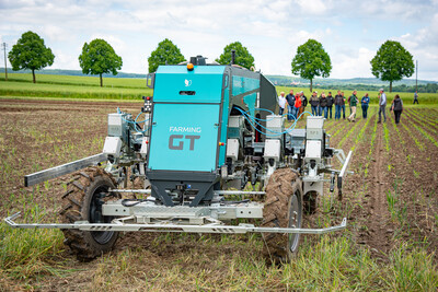 Fach-Event „Zwischen Acker und App – Digitalisierung Ihres Pflanzenbaus“ auf der Domäne Schickelsheim (Königslutter/Kreis Helmstedt). - © Wolfgang Ehrecke Fach-Event „Zwischen Acker und App – Digitalisierung Ihres Pflanzenbaus“ auf der Domäne Schickelsheim (Königslutter/Kreis Helmstedt).