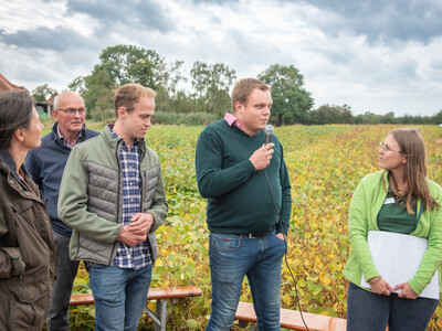 LeguNet-Soja-Feldtag der Landwirtschaftskammer Niedersachsen in Blender (Kreis Verden).