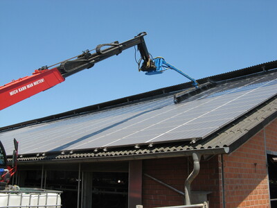 Anbaugeräte haben eine hohe Flächenleistung, erfordern aber viel Platz für das Trägergerät. - © Helmut Wahl Anbaugeräte haben eine hohe Flächenleistung, erfordern aber viel Platz für das Trägergerät.