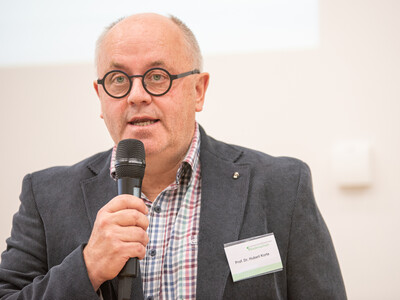 Prof. Dr. Hubert Korte (Hochschule Osnabrück, Fachbereich Landtechnik) als Referent auf der 14. Beraterhochschultagung der Landwirtschaftskammer Niedersachsen am 21.10.2024 in der Hochschule Osnabrück.