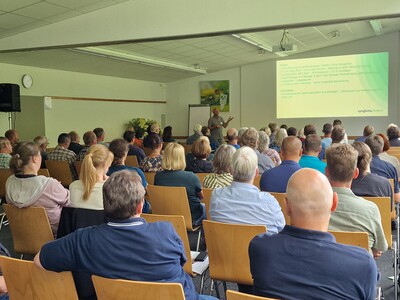 Klaus Hess (Syngenta Flowers) zeigte Sommerstauden aus Freilandproduktion