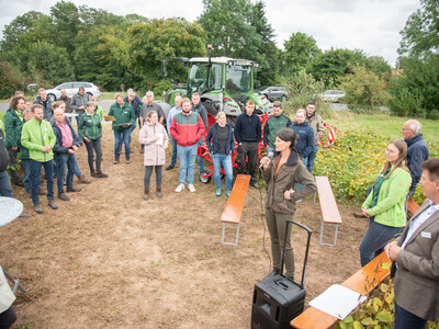 LeguNet-Soja-Feldtag der Landwirtschaftskammer Niedersachsen in Blender im Kreis Verden.