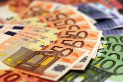 Der Kammerbeitrag der Landwirtschaftskammer Niedersachsen orientiert sich am Grundsteuermessbetrag A und wird jedes Jahr am 25. Oktober erhoben. - © moerschy/Pixabay Euro-Banknoten