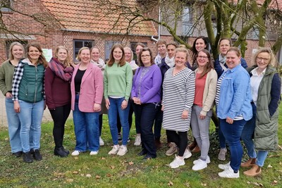 18 Frauen meistern 10-tägigen Kurs AgrarBüromanagerin - © Birgit Jürgens 18 Frauen meistern 10-tägigen Kurs AgrarBüromanagerin