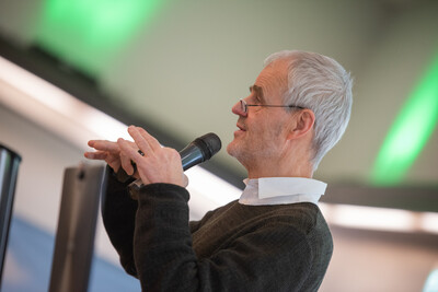 Prof. Dr. Johannes Isselstein von Uni Göttingen sprach über wissenschaftliche Erkenntnisse bei der Grünlandnutzung. - © Christopher Hanraets Prof. Dr. Johannes Isselstein von Uni Göttingen sprach über wissenschaftliche Erkenntnisse bei der Grünlandnutzung.