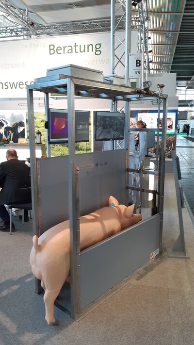 EuroTier 2022 VLK-Stand mit Nachbau der DigiSchwein-Sensorstation