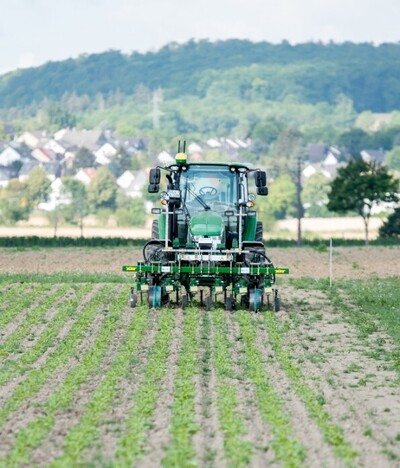 Robocrop Inrow Weeder