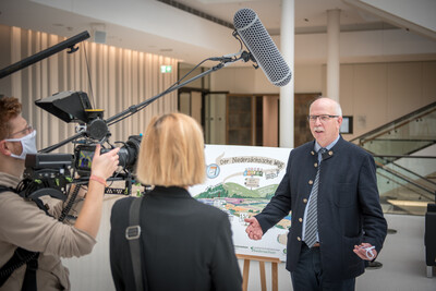 Pressekonferenz der Allianzpartner der Vereinbarung Der Niedersächsische Weg in Hannover: Am 29.10.2020 wurden die ausgehandelten Eckpfeiler für mehr Natur- und Artenschutz vorgestellt und diese erneut mit einer Unterschrift bekräftigt.