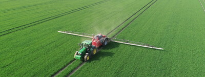 - © Helmut Maasberg Feldspritze