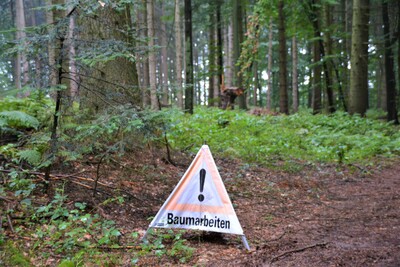 Schild: Achtung Baumarbeiten!